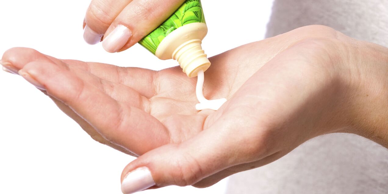 Anti-inflammatory ointments are used to relieve finger joint pain. 