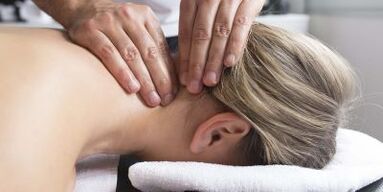 Neck massage to treat cervical osteochondrosis