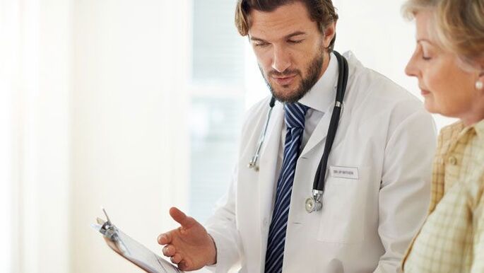 woman going to doctor